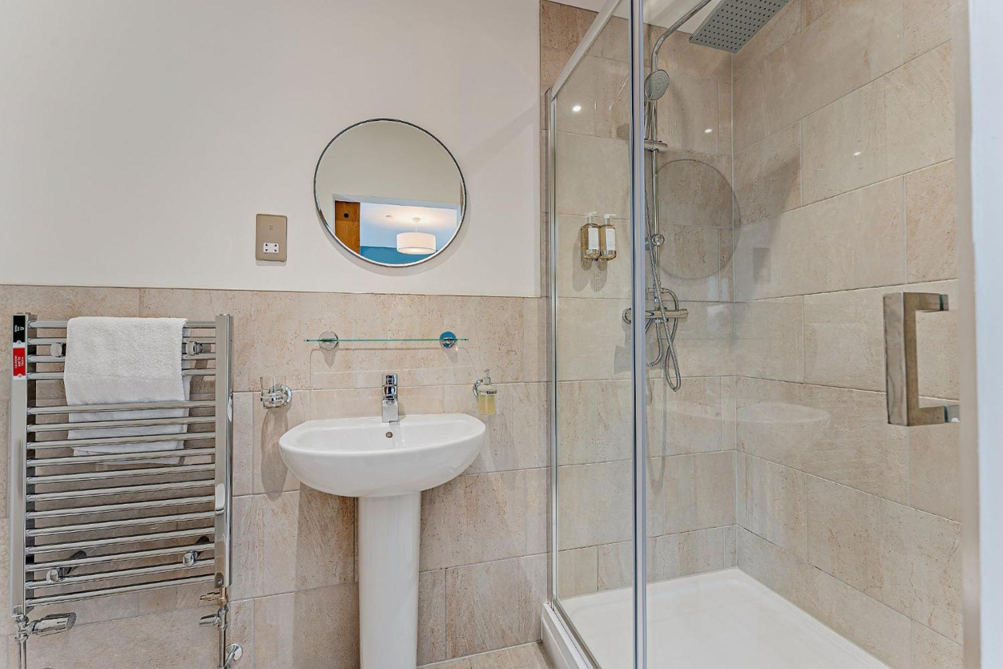 2 Bed Ground Floor Apartment - 11 Plas Pistyll Zewnętrze zdjęcie
